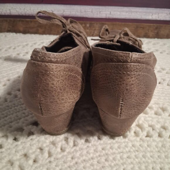 NOT RATED BRAND LADIES WEDGE SHOES-SIZE 9--NWOT - Picture 4 of 6